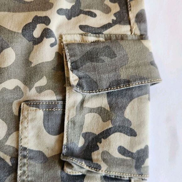 Y2K Camo Mini Skirt Kancan Women's Sz S Gold Button Trendy Clubwear - Picture 4 of 7